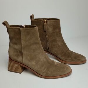 TORY BURCH TAN SUEDE SIDE ZIP FLARED WOODEN BLOCK STACKED HEEL BOOTIES 8.5M
